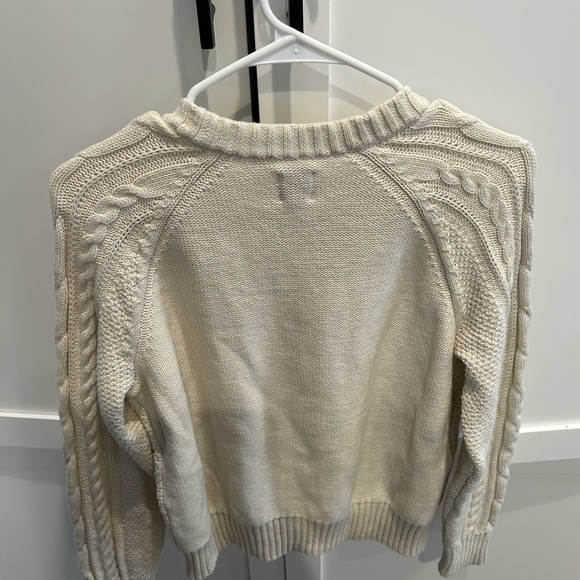 NWT Gap Cream Women’w Cable Knit Sweater. Size small. - Picture 4 of 4